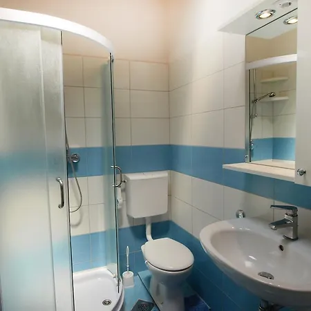 Apartamento 10 *